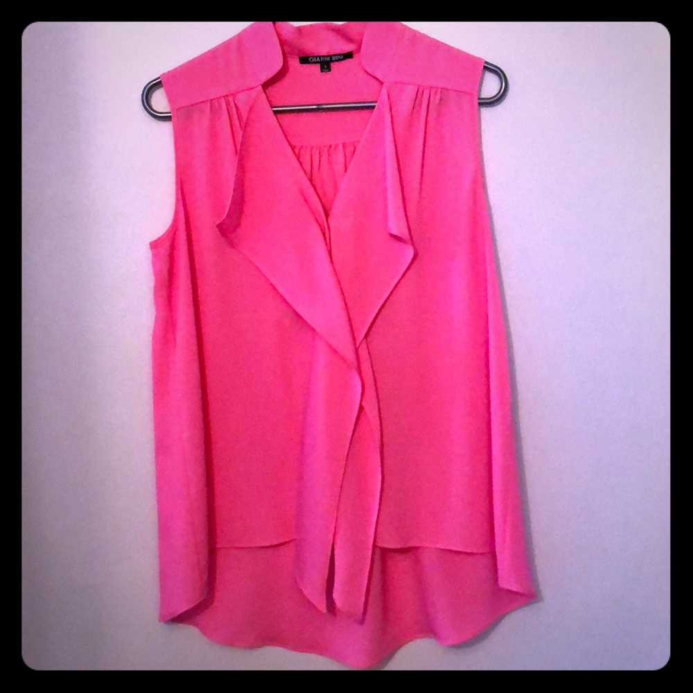 Pretty hot pink hi-low top with buttons